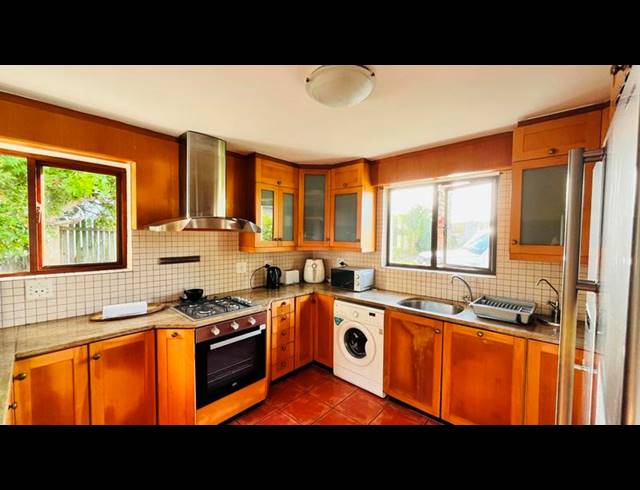 4 BEDROOM HOUSE FOR SALE IN ST FRANCIS BAY